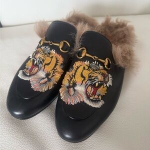 Gucci Black Leather Embroidered Tiger Fur-Lined Slip-On Loafers